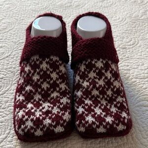 Men's Maroon & Cream Knit Slip-On Lounge Socks